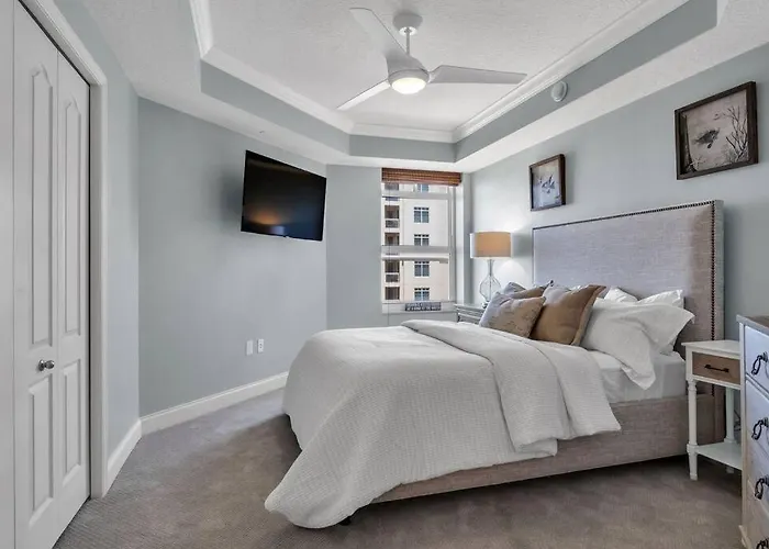 Apartment Coastal Elegance: Your Clearwater Escape Clearwater Beach