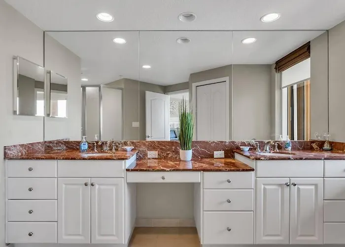 Coastal Elegance: Your Clearwater Escape * Clearwater Beach