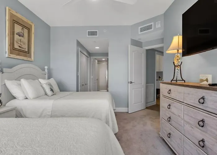 Apartment Coastal Elegance: Your Clearwater Escape Clearwater Beach