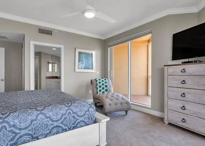 Apartment Coastal Elegance: Your Clearwater Escape Clearwater Beach