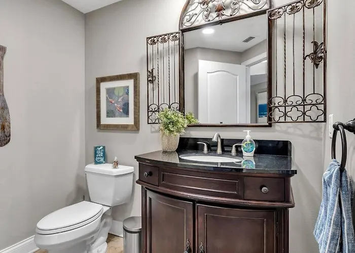 Coastal Elegance: Your Clearwater Escape Apartment