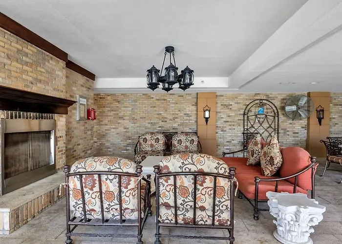Coastal Elegance: Your Clearwater Escape *